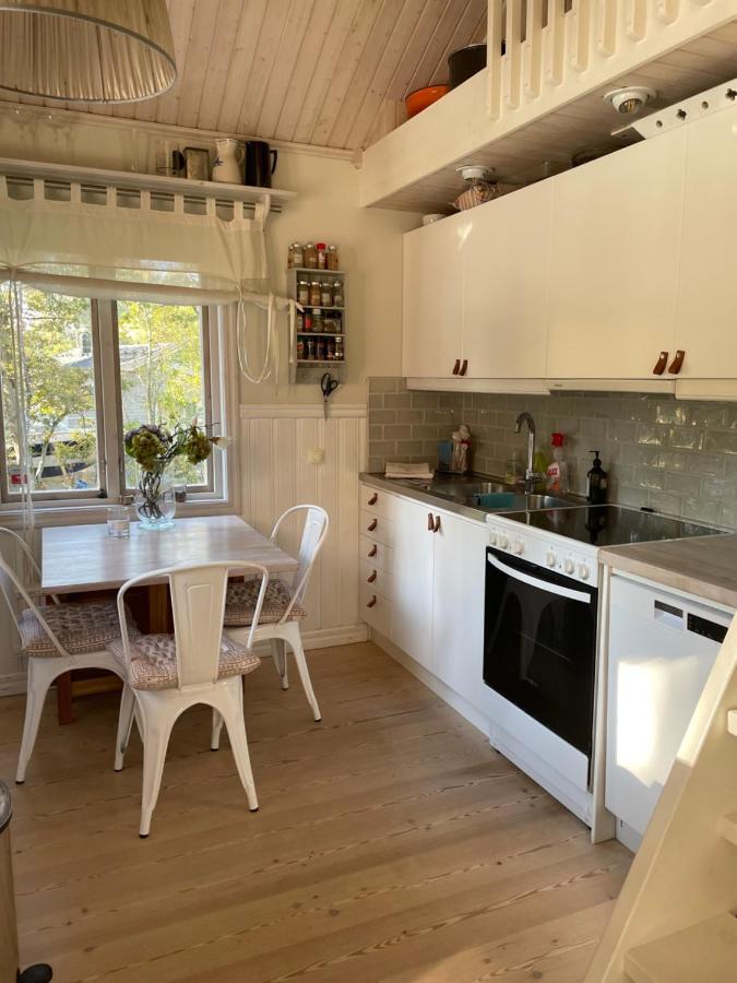 Charmigt Hus Pa Vindoe Vila Estocolmo Exterior foto