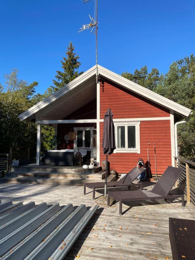 Charmigt Hus Pa Vindoe Vila Estocolmo Exterior foto