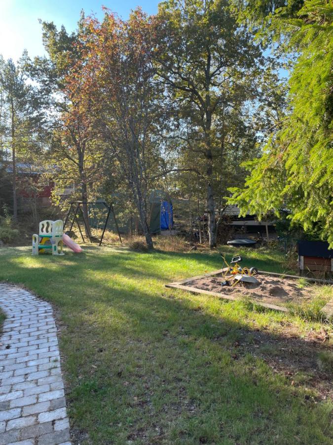Charmigt Hus Pa Vindoe Vila Estocolmo Exterior foto
