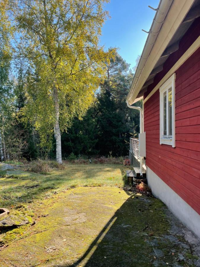 Charmigt Hus Pa Vindoe Vila Estocolmo Exterior foto